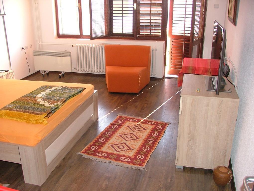 Garden Vila غيفيغليا الغرفة الصورة
