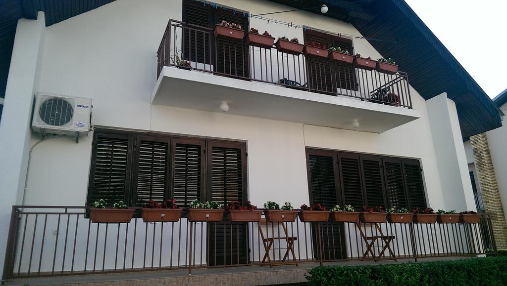 Garden Vila غيفيغليا المظهر الخارجي الصورة